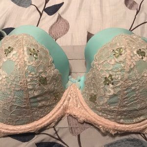 Victoria’s Secret Dream Angel Bra